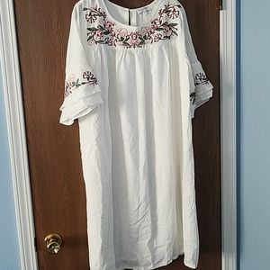 Darling white dress with floral accents